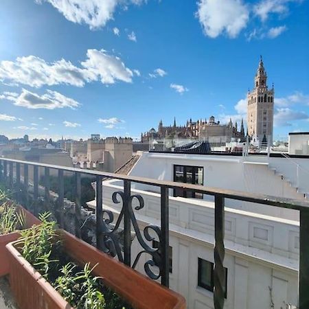 Lovely 1-Bedroom Loft With Terrace. Amazing View. Séville Extérieur photo