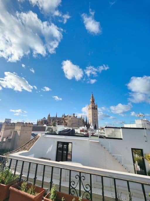 Lovely 1-Bedroom Loft With Terrace. Amazing View. Séville Extérieur photo