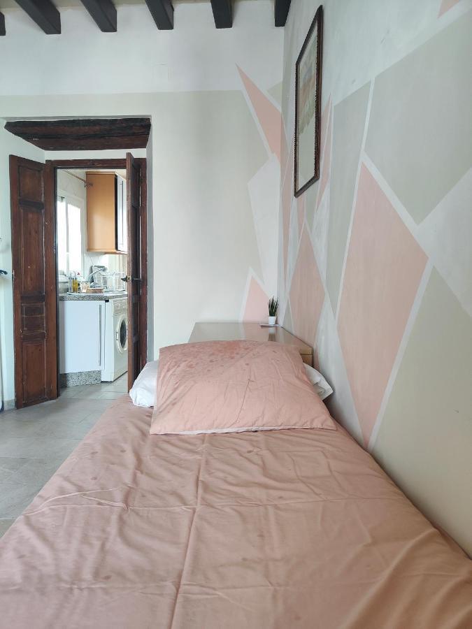 Lovely 1-Bedroom Loft With Terrace. Amazing View. Séville Extérieur photo